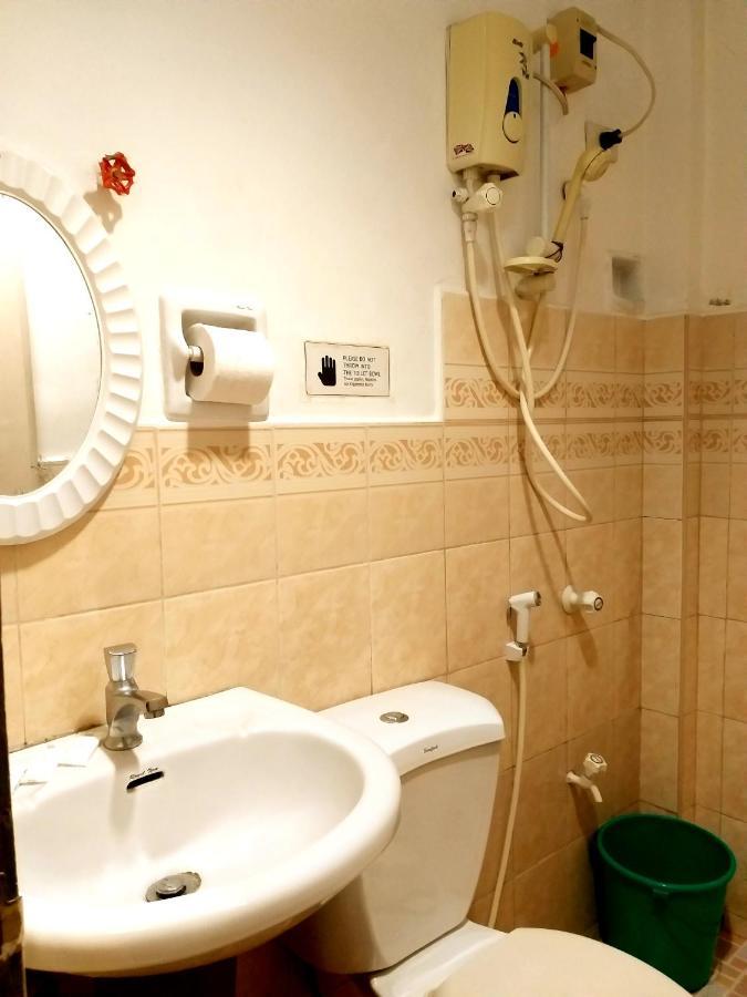 Sola Eleganza Apartelle ケソンシティ エクステリア 写真