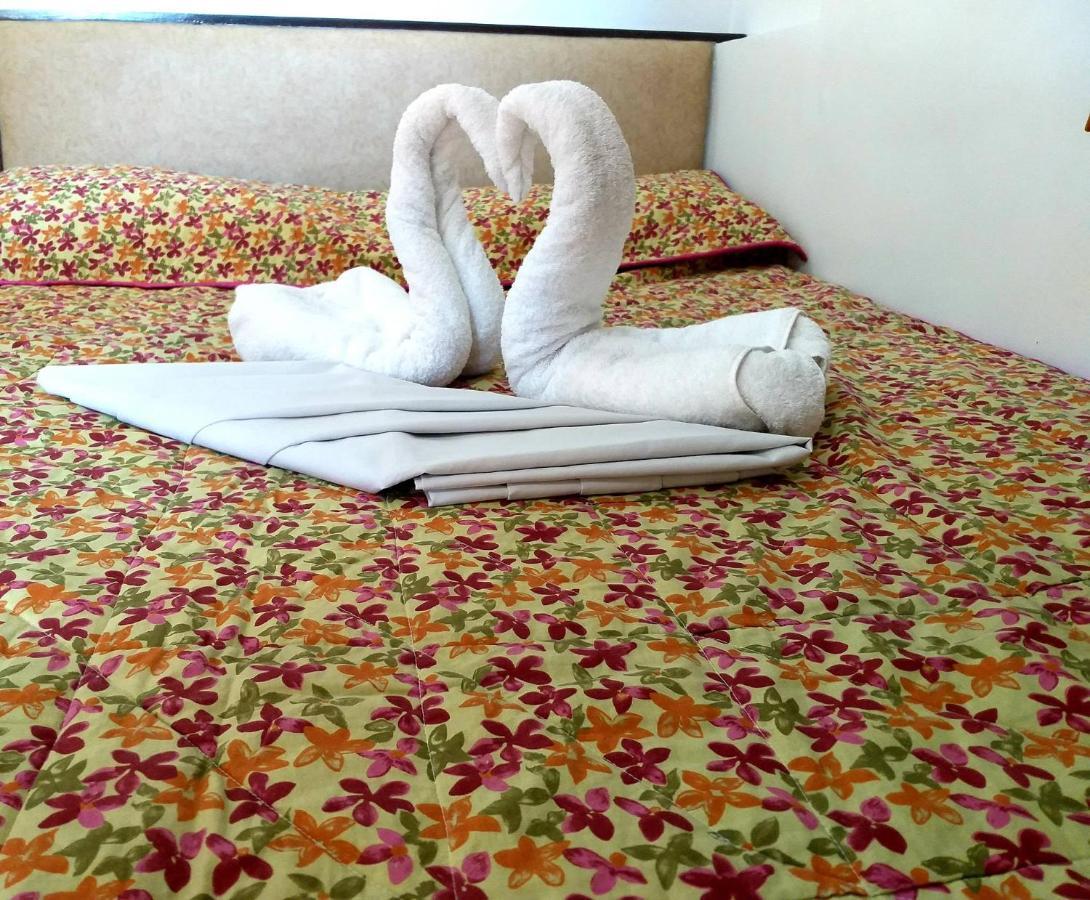 Sola Eleganza Apartelle ケソンシティ エクステリア 写真
